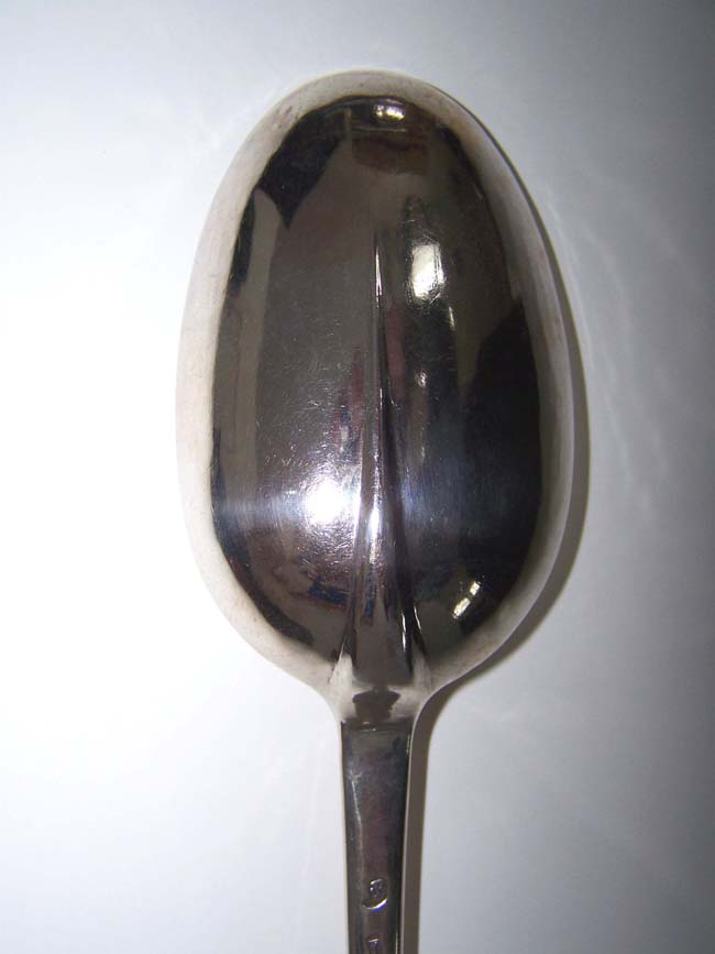 An English Queen Anne Period 'Dog Nose' Pattern Silver Basting Spoon, London 1707 — image 3